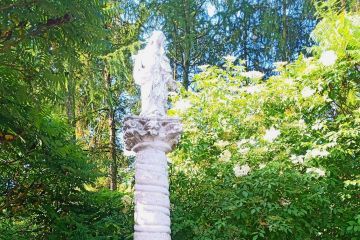 Konserwacja kamiennej kapliczki Matki Bożej Bolesnej z 1686 roku w Kalinie Małej